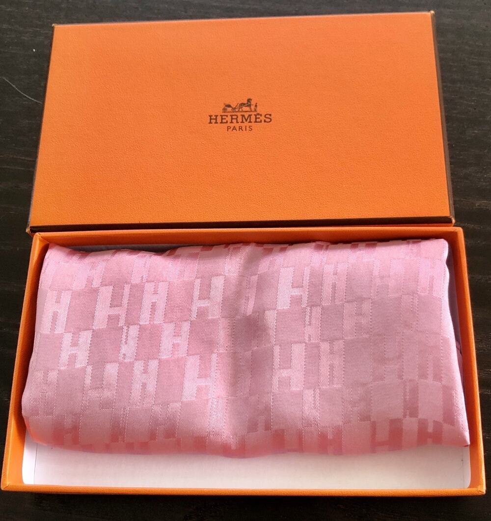 Vintage Hermès Pink Silk Scarf 45cm Mens Gavroche Pocket Square